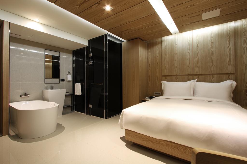 Richwell Hotel Сеул Стая снимка